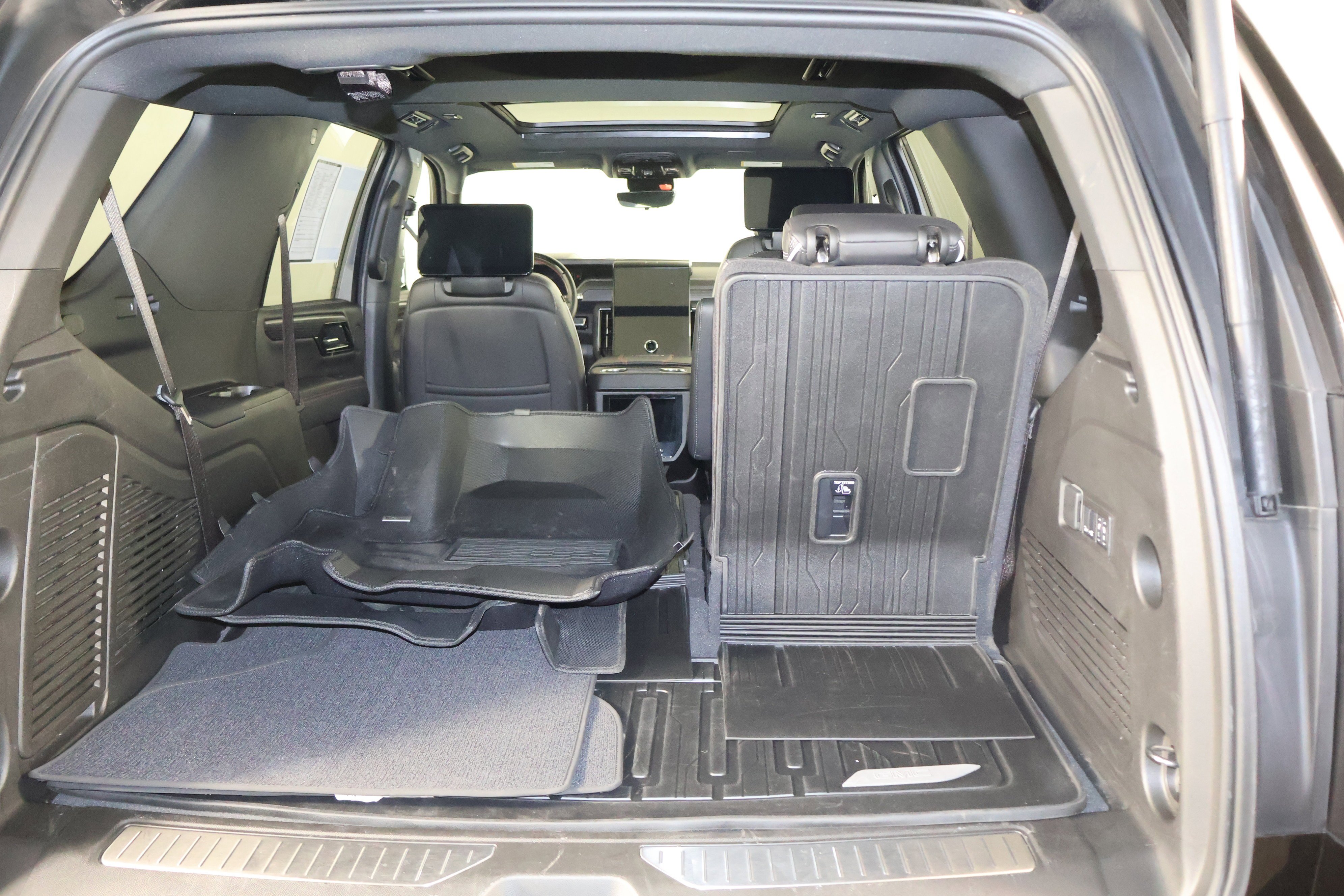 2025 GMC Yukon AT4 Ultimate - Photo 56