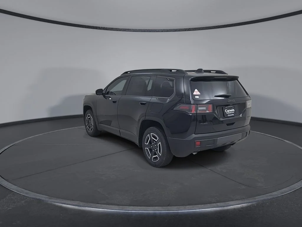 New 2026 Diamond Black Crystal Pearl-Coat Exterior Paint Jeep Laredo image 11