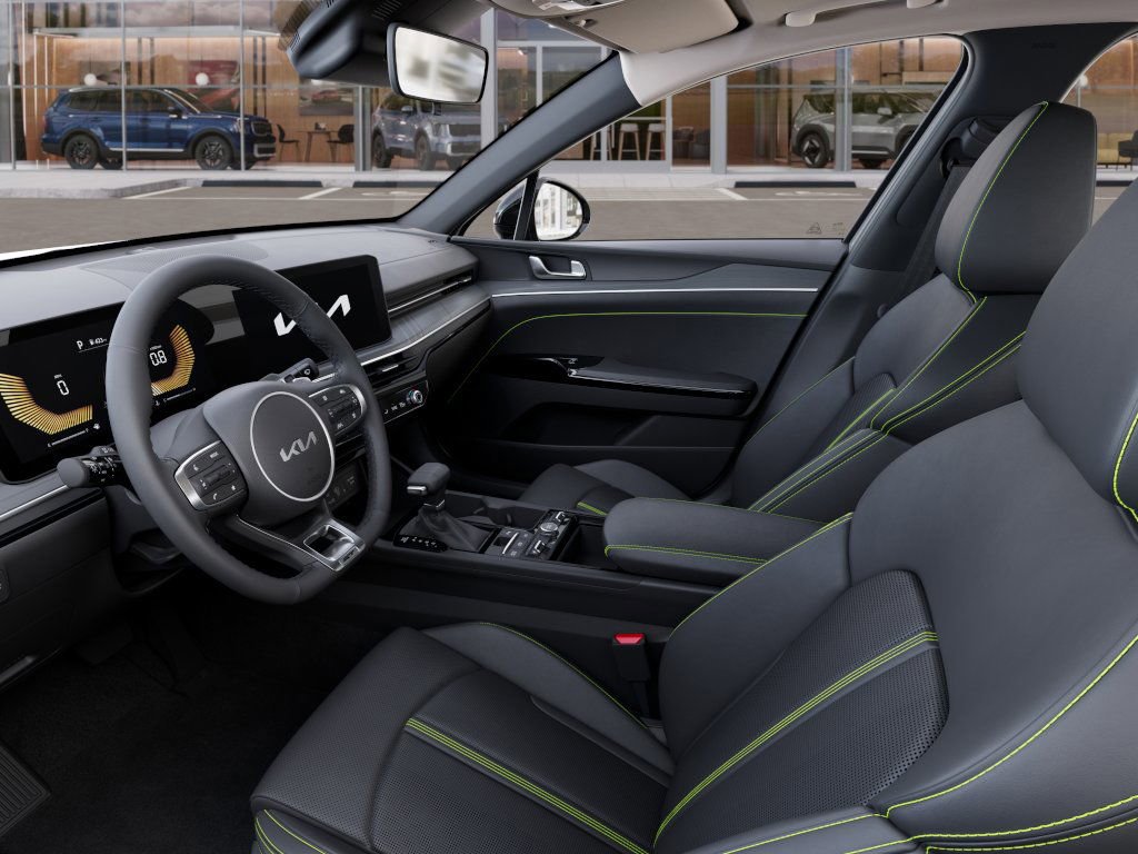 2025 Kia K5 GT - Photo 17