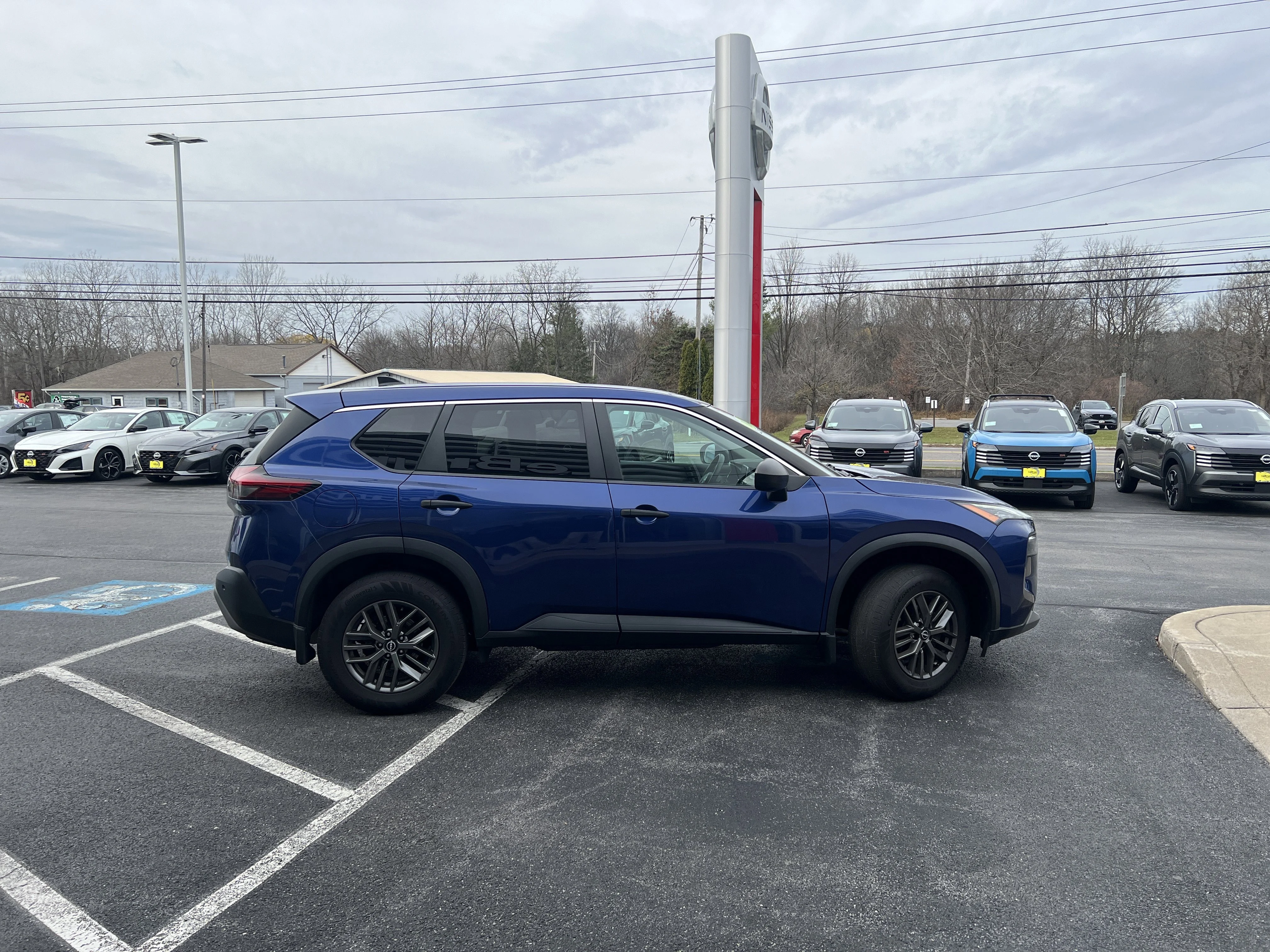 2022 Nissan Rogue S - Photo 11