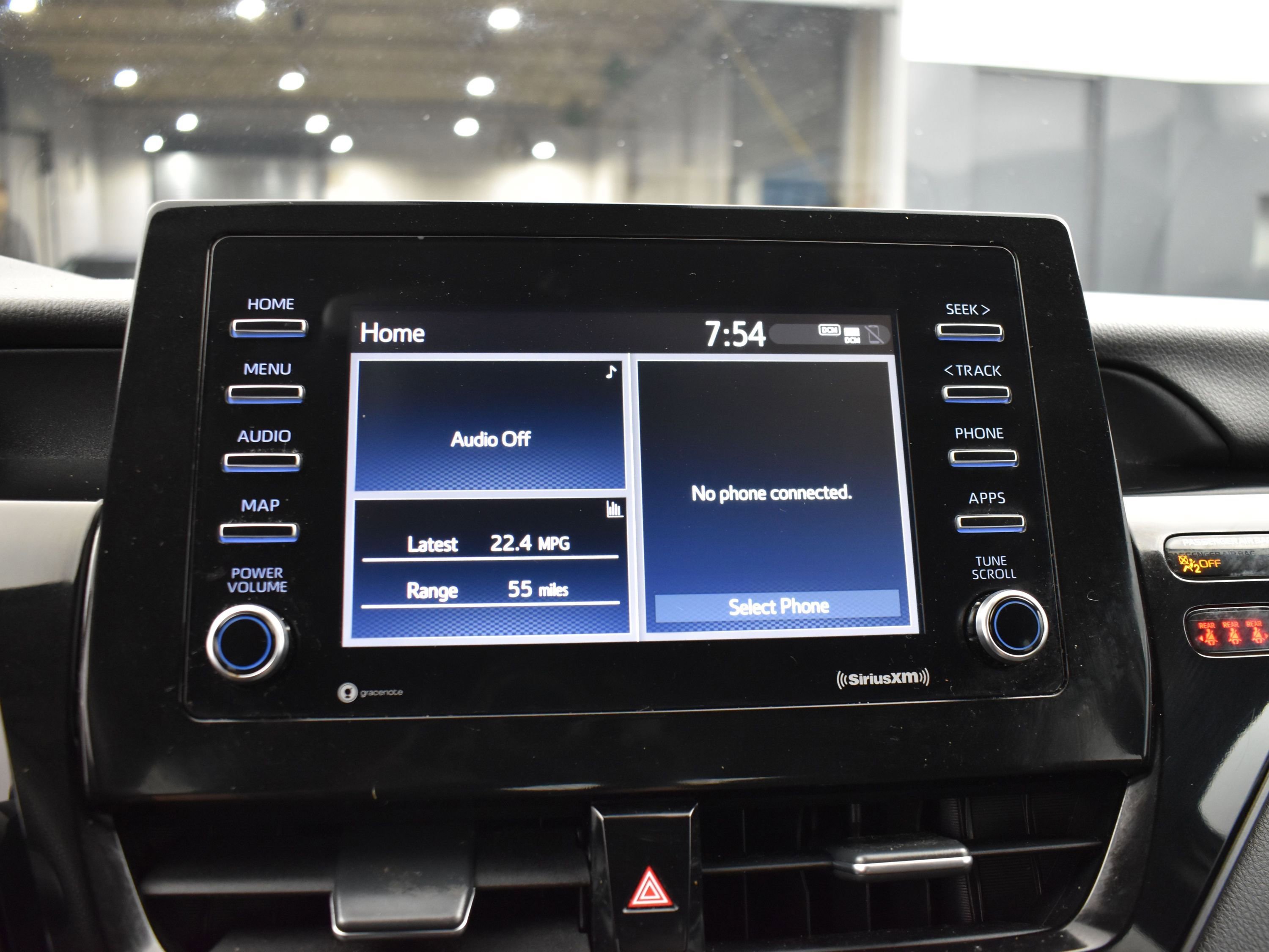 2021 Toyota Camry LE - Photo 14