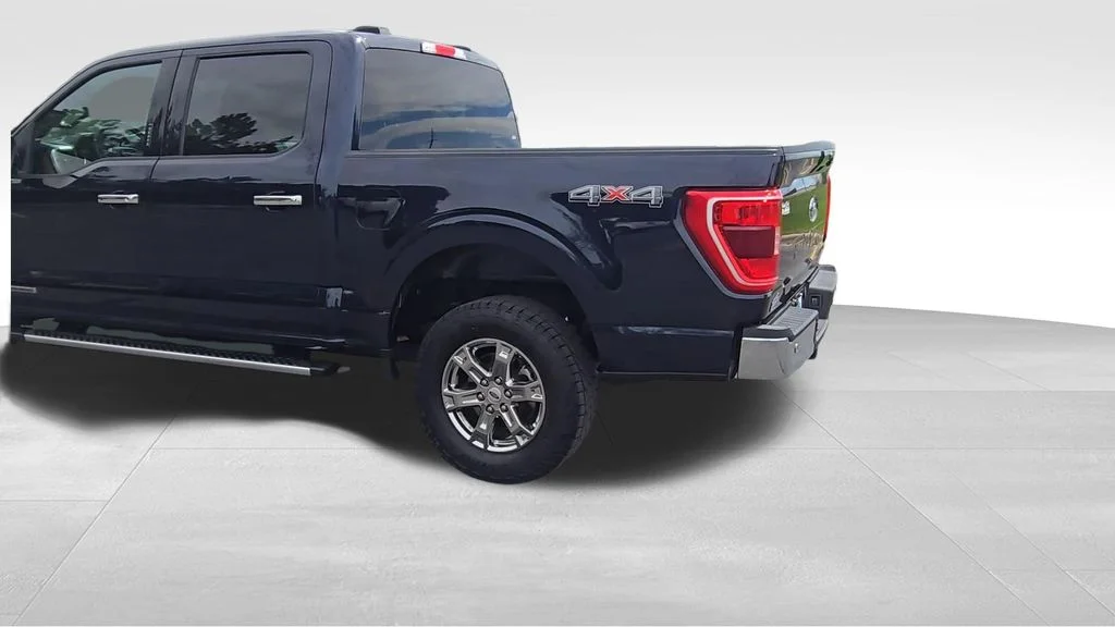 Used 2023 Blue Metallic Ford XLT image 5