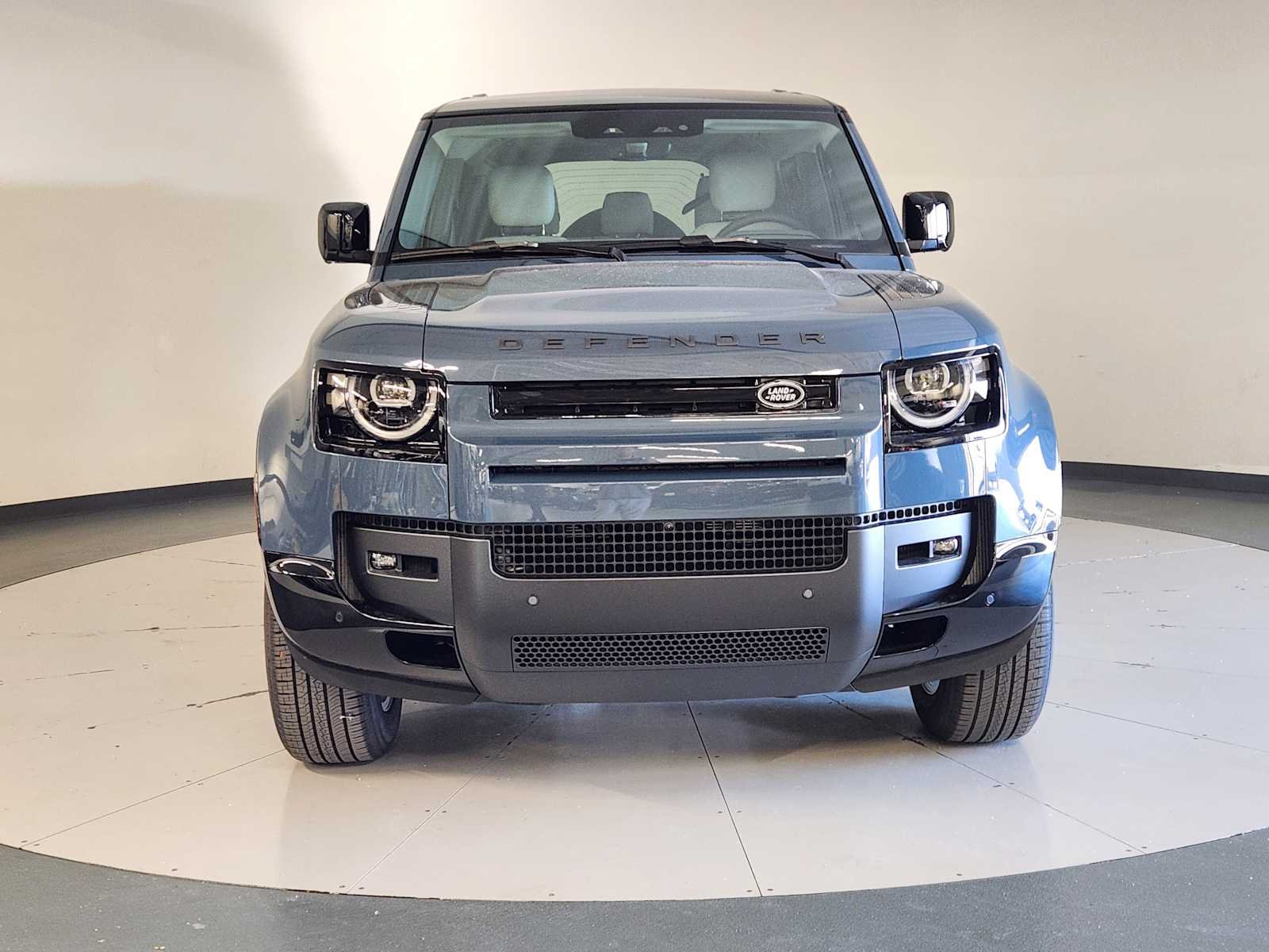 New 2026 Tasman Blue Land Rover X-Dynamic SE image 9