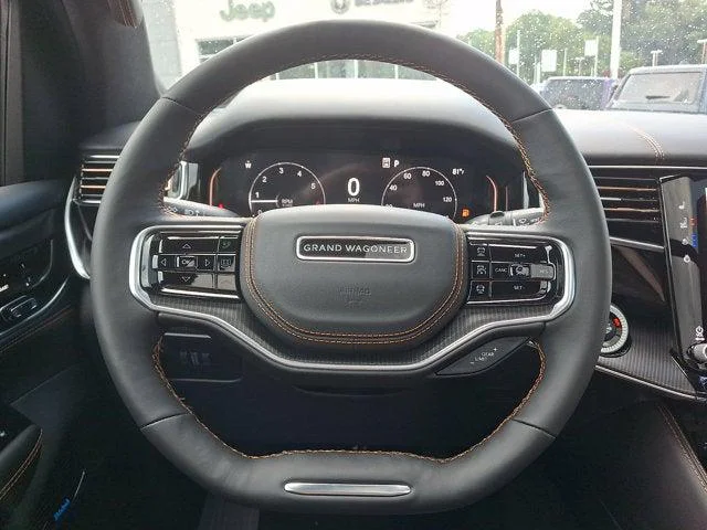 New 2026 Bright White Clear-Coat Exterior Paint Jeep Summit Reserve image 9