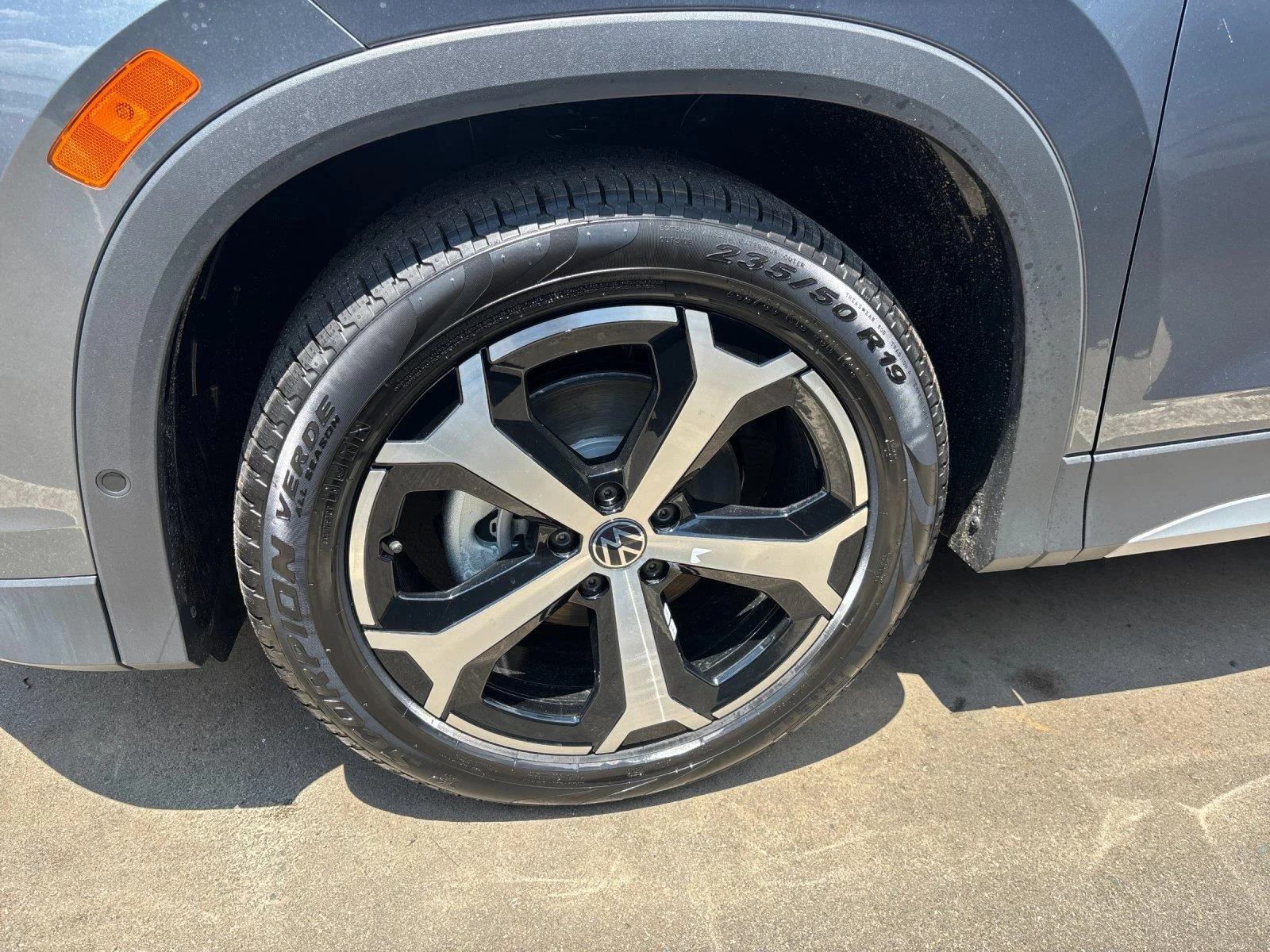 New 2026 platinum gray metallic Volkswagen SE image 10