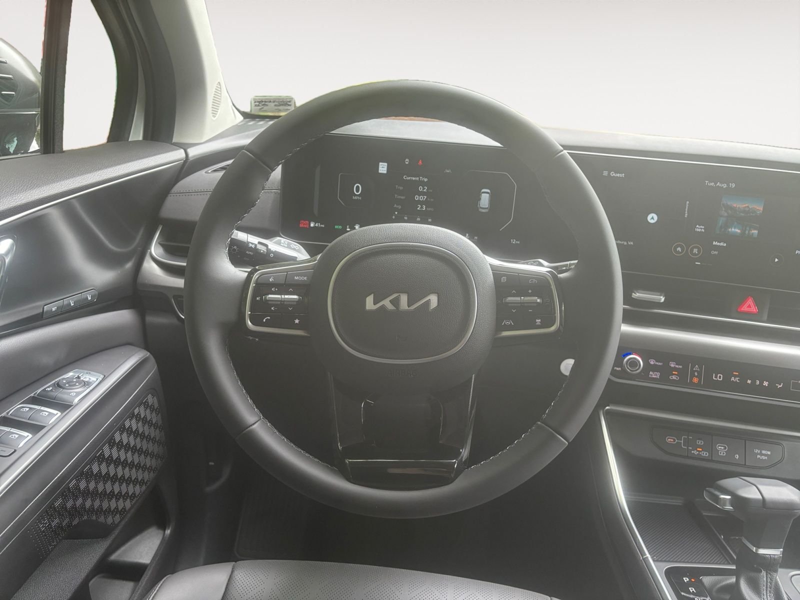 2026 Kia Carnival SX - Photo 12