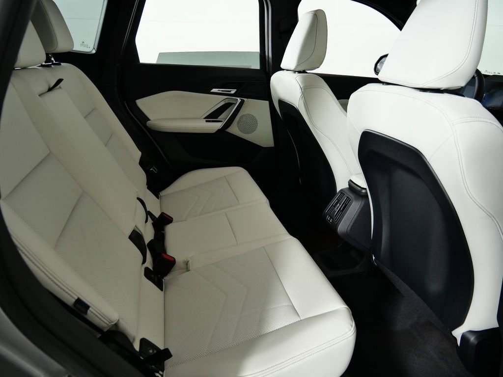 Used 2026 Space Silver Metallic BMW xDrive28i image 25