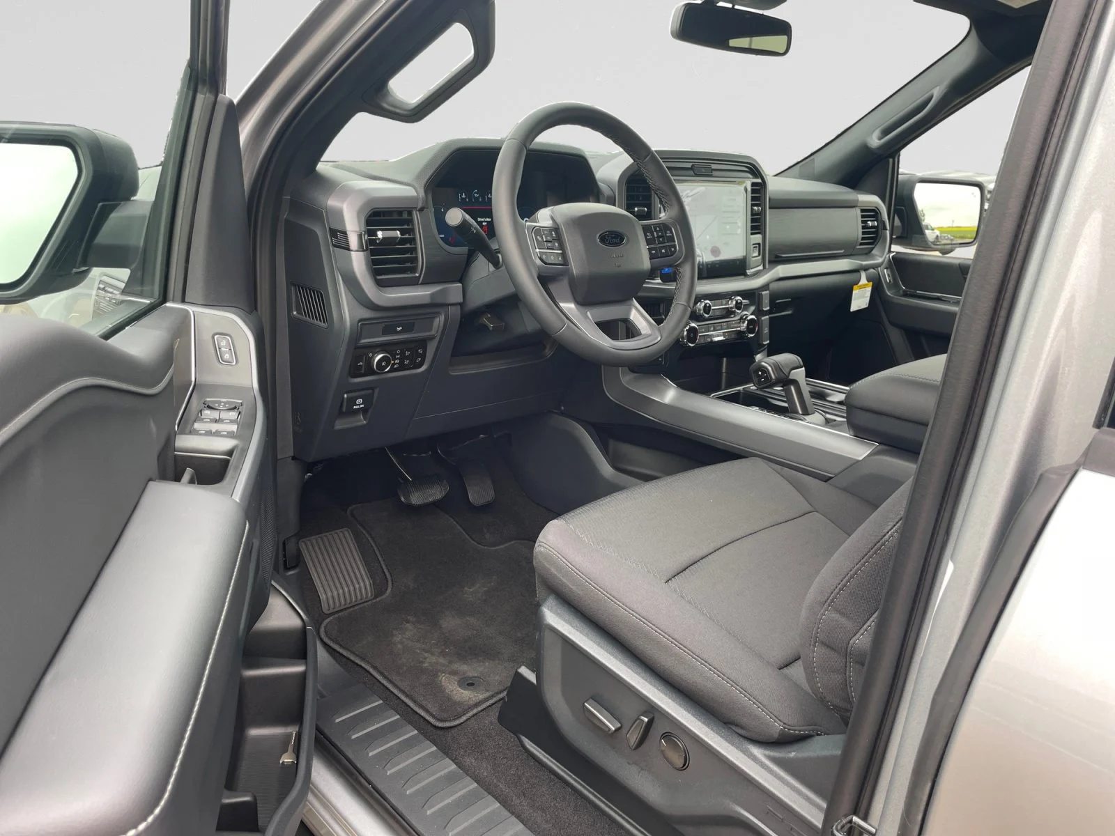 New 2026 Iconic Silver Metallic Ford XLT image 13