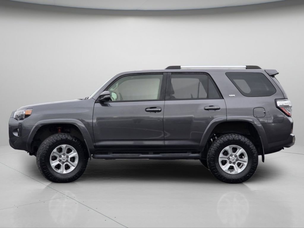 Used 2020 Magnetic Gray Metallic Toyota SR5 Premium image 21