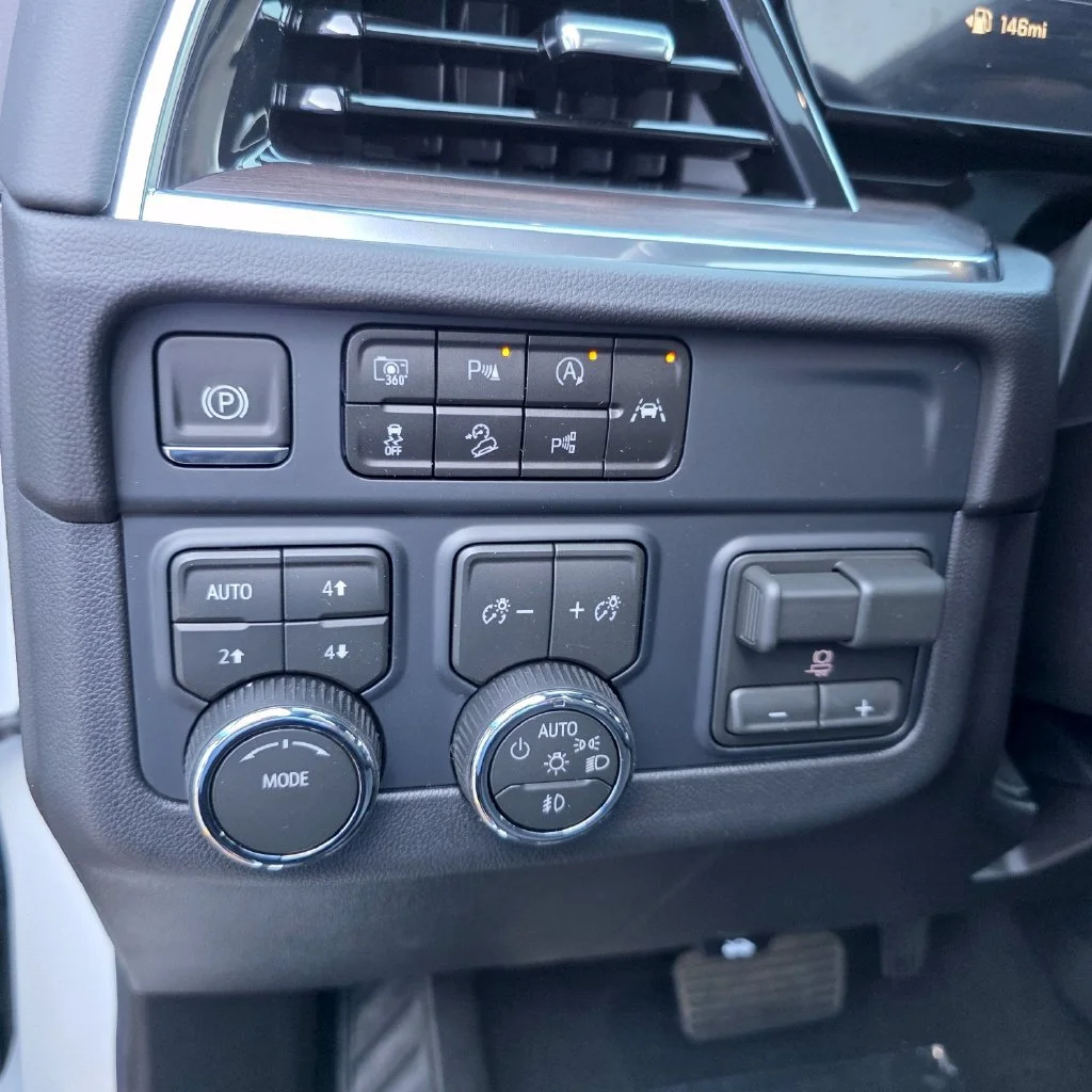 2027 Chevrolet Tahoe Z71 - Photo 10