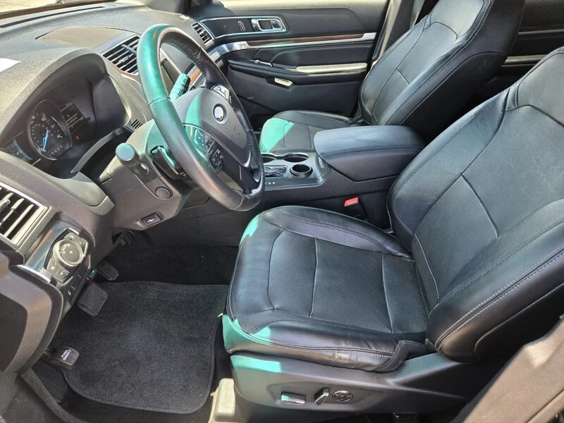 Used 2016 SHADOW BLACK Ford Limited image 7