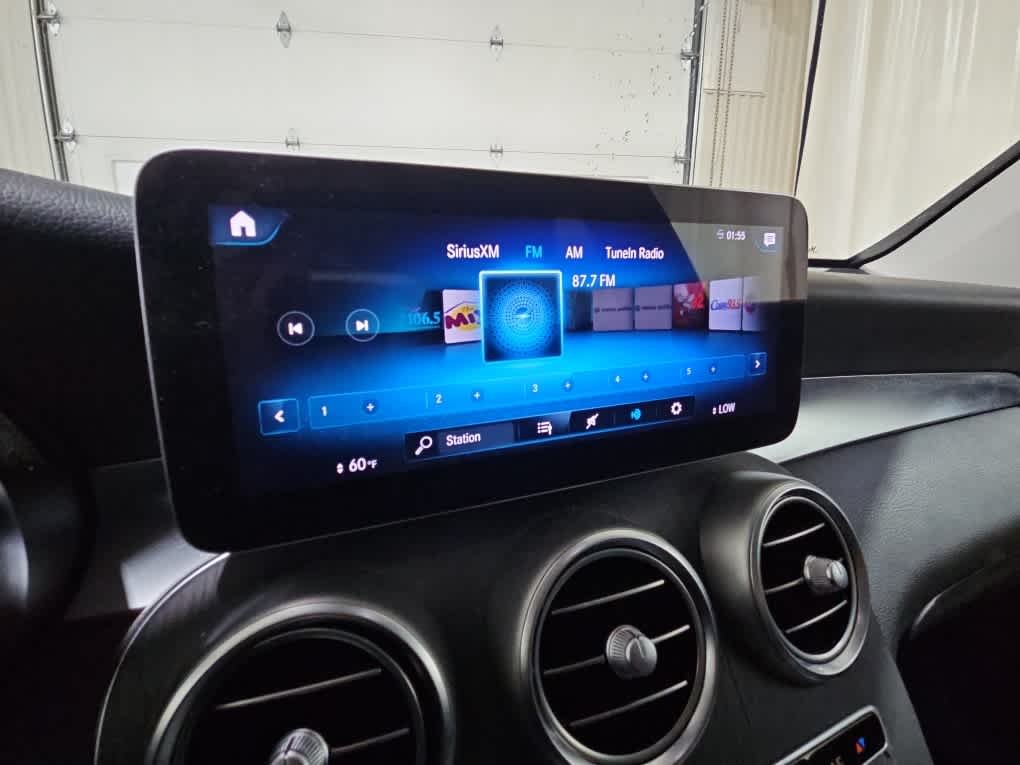 Used 2020 Graphite Grey Metallic Mercedes-Benz GLC 300 image 13