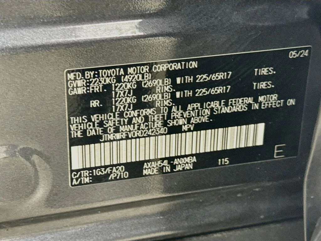 Used 2024 Magnetic Gray Metallic Toyota Hybrid XLE image 31