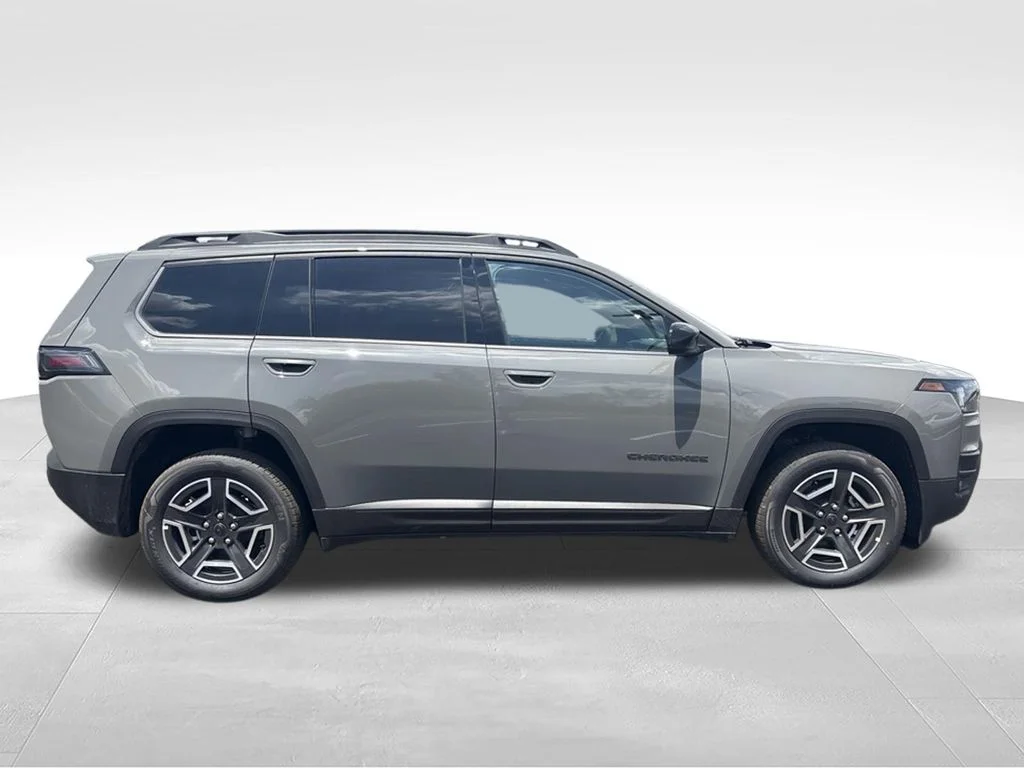 New 2026 Sting-Gray Clear-Coat Exterior Paint Jeep Limited image 2