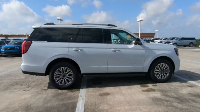 New 2026 Space Silver Metallic Ford Platinum® image 98