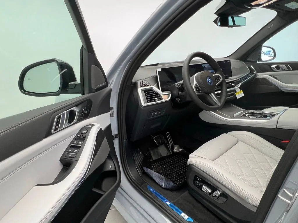 New 2026 Brooklyn Grey Metallic BMW xDrive50e image 22