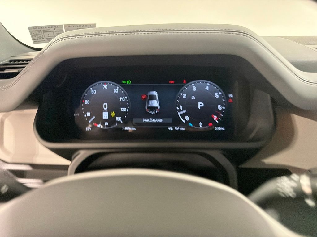New 2026 Fuji White Land Rover X-Dynamic SE image 15