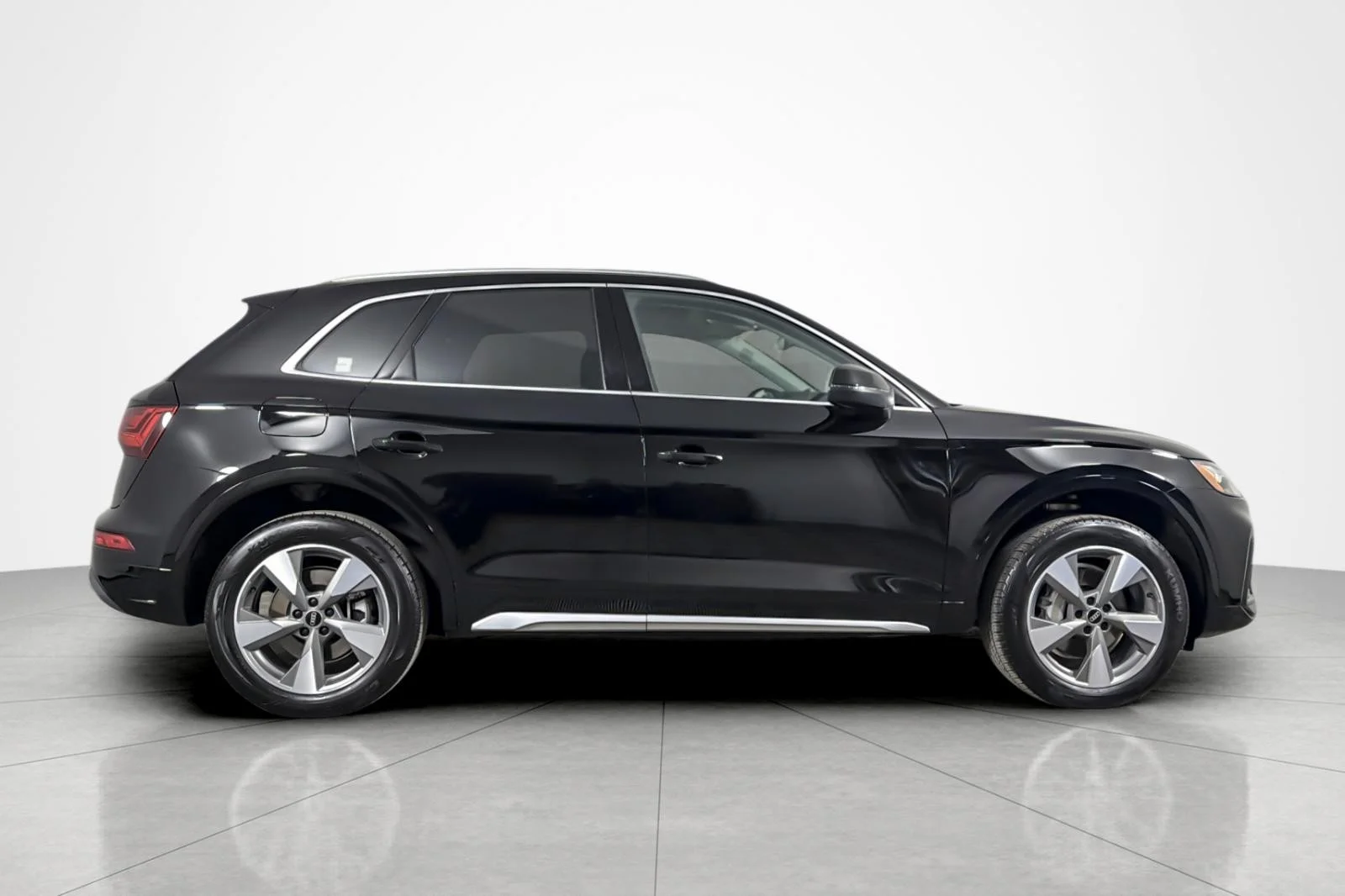 Used 2023 Brilliant Black Audi Premium Plus 40 TFSI quattro image 6