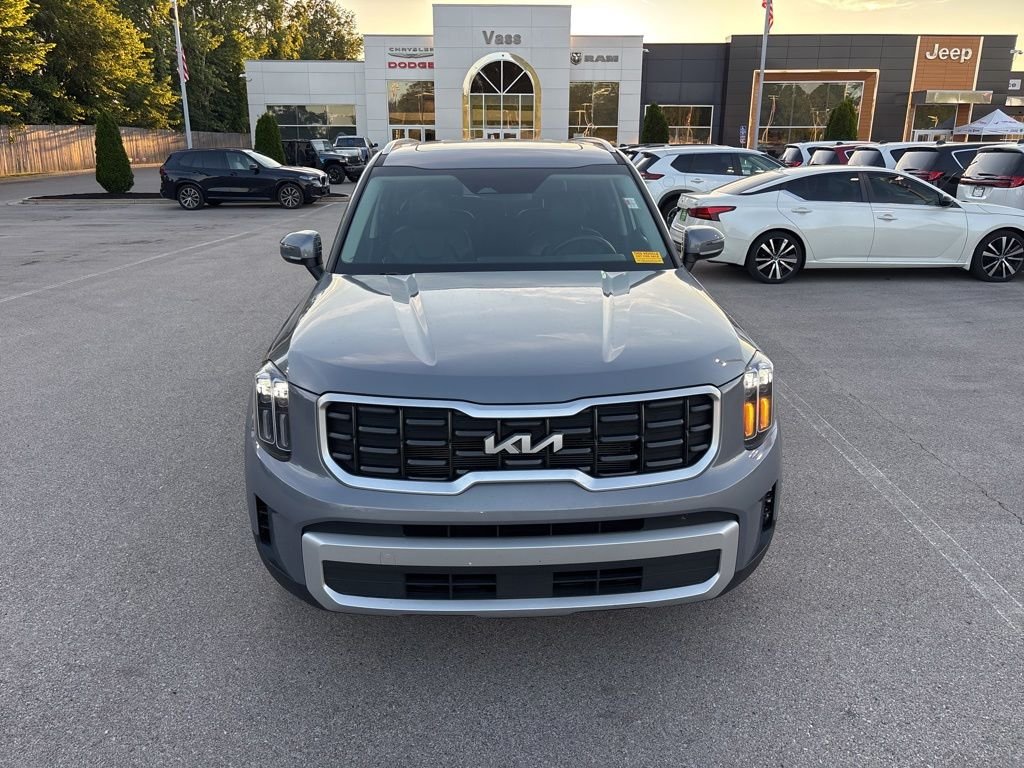 Certified Used 2025 Silver Kia S image 8