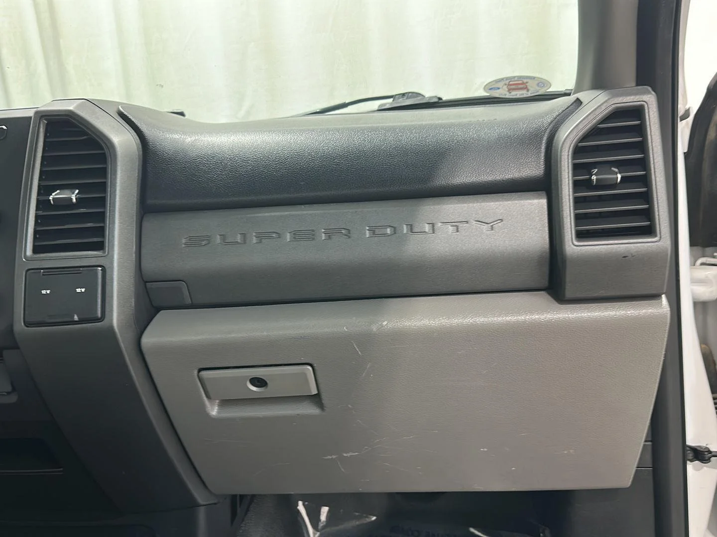 Used 2019 White Ford XL image 19