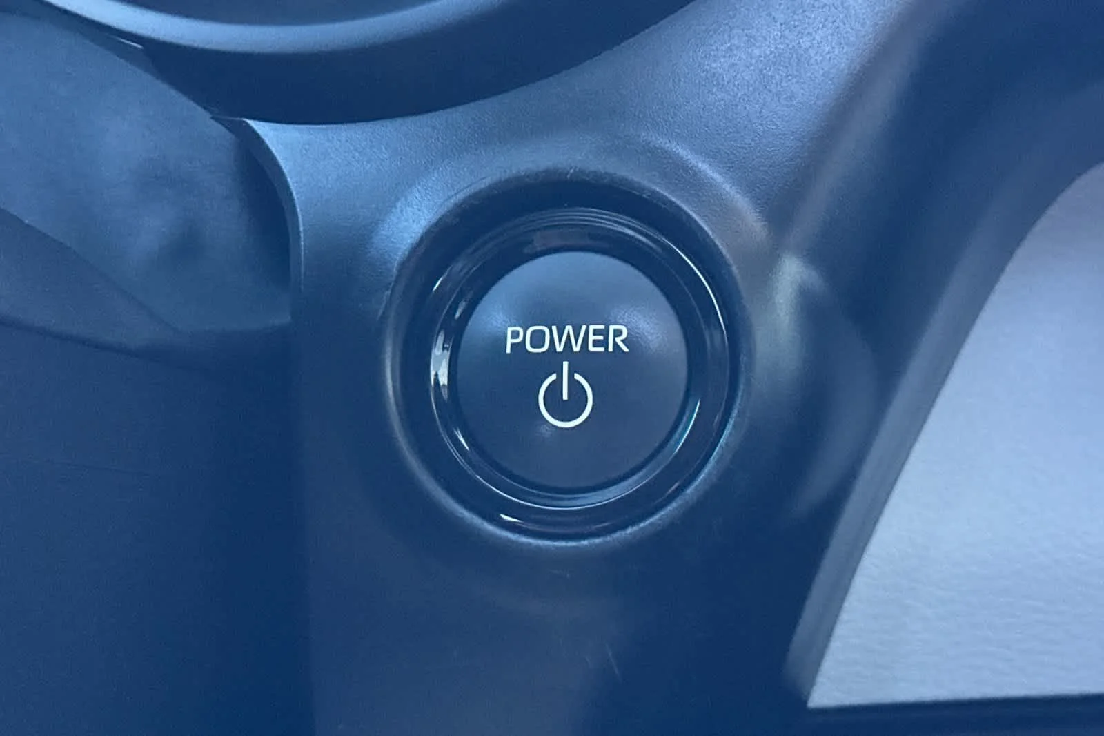Certified Used 2025 Wind Chill Pearl Toyota XLE image 23