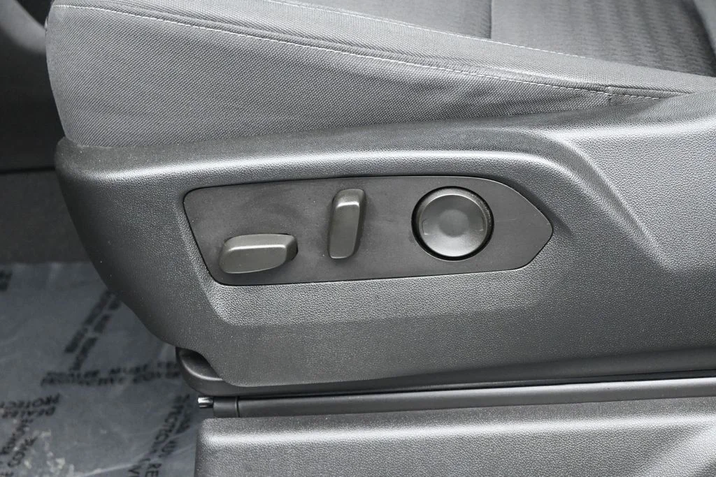 Used 2023 Summit White Chevrolet RST image 12