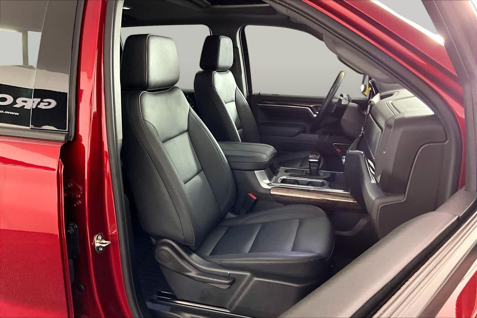 Used 2024 Volcanic Red Tintcoat GMC Elevation image 9