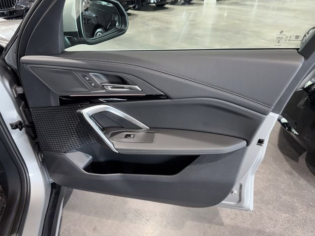 New 2026 Space Silver Metallic BMW xDrive28i image 8