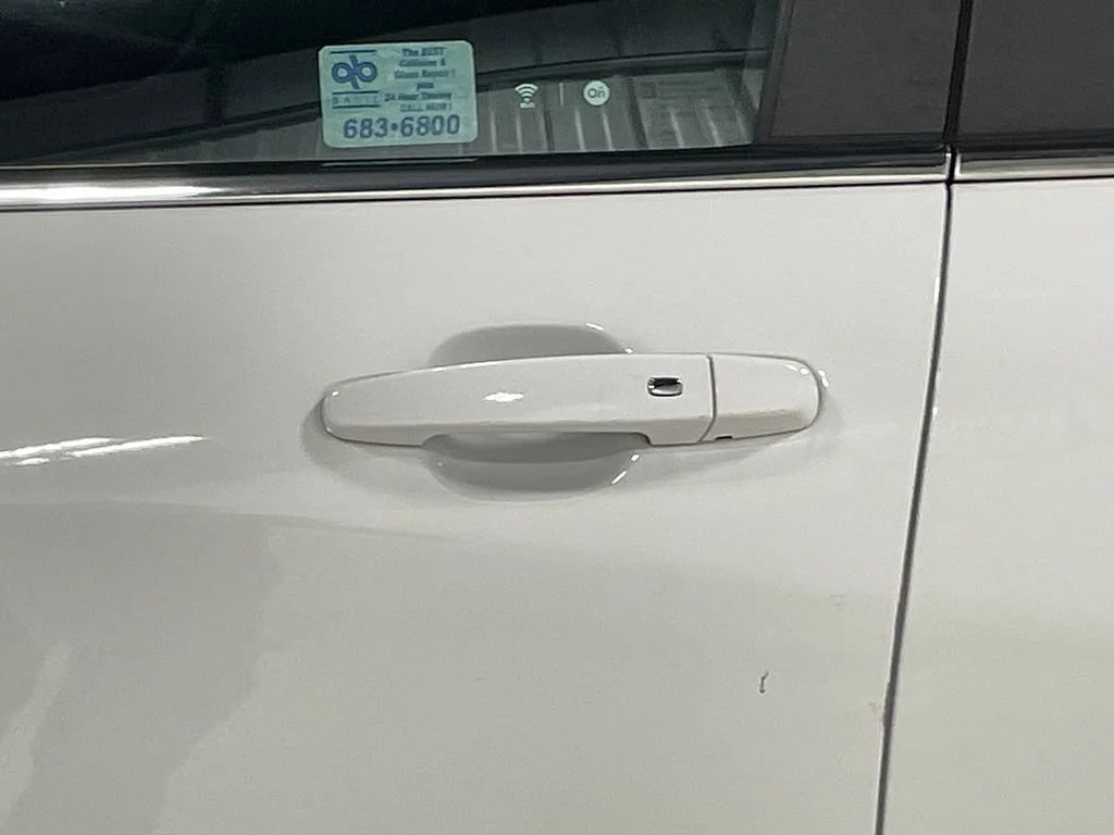 Used 2024 Summit White Chevrolet LT image 17