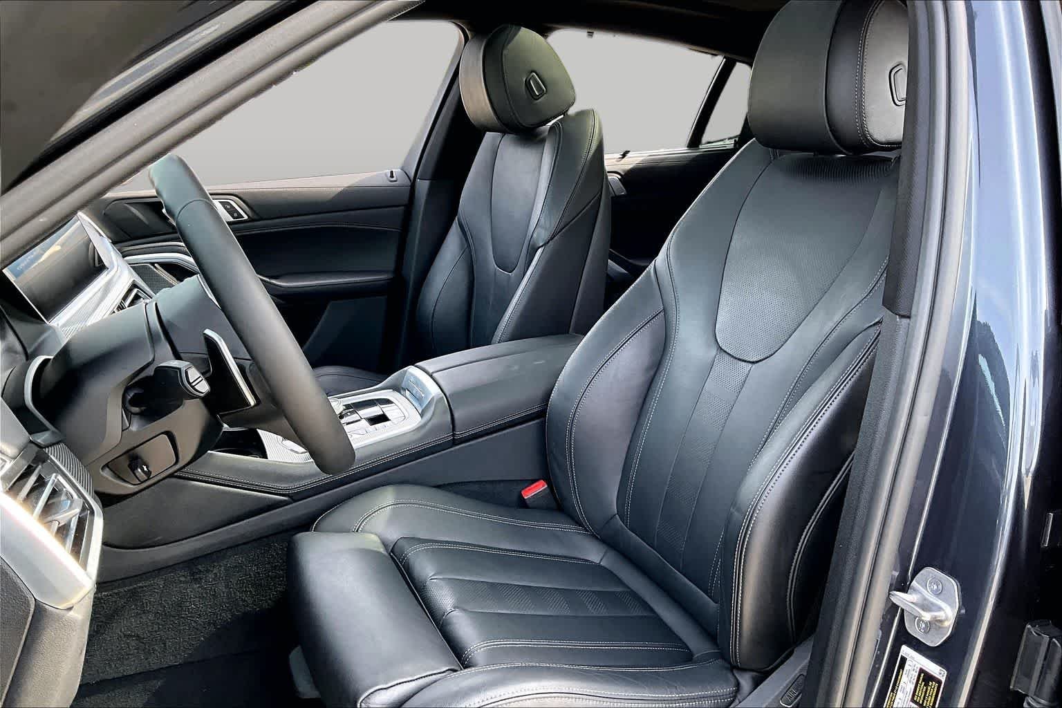 Used 2021 Arctic Gray Metallic BMW xDrive40i image 7