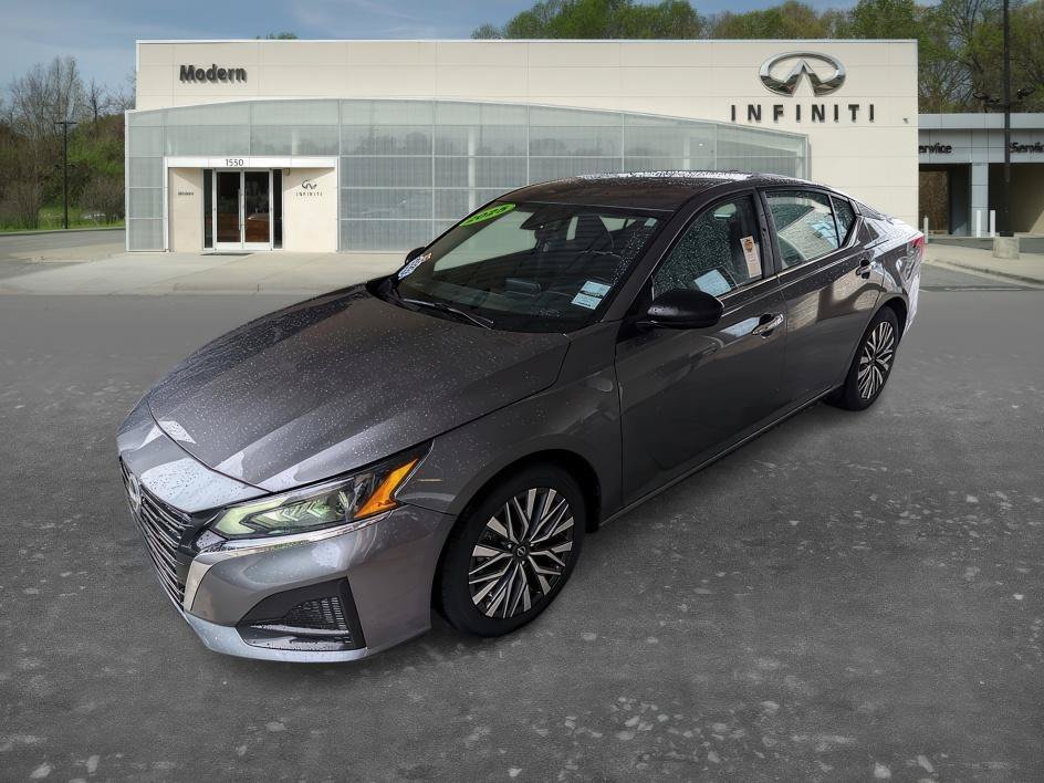 Used 2025 Gun Metallic Nissan SV image 1