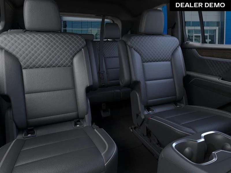 Used 2025  GMC Denali image 17