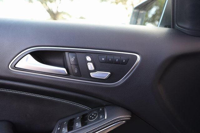 Used 2020 Gray Mercedes-Benz GLA 250 image 11