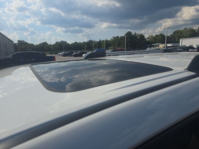 Used 2024 White Toyota SR5 Premium image 4