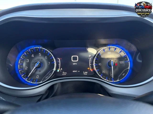 Used 2025 White Chrysler Limited image 15