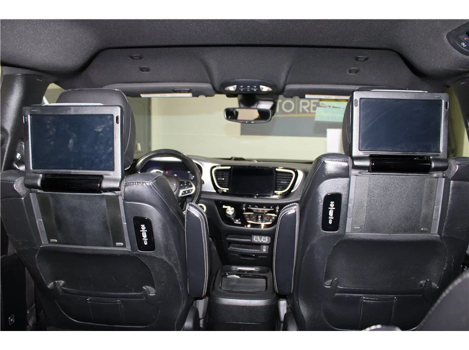 Used 2022 Brilliant Black Crystal Pearlcoat Chrysler Hybrid Touring L image 20