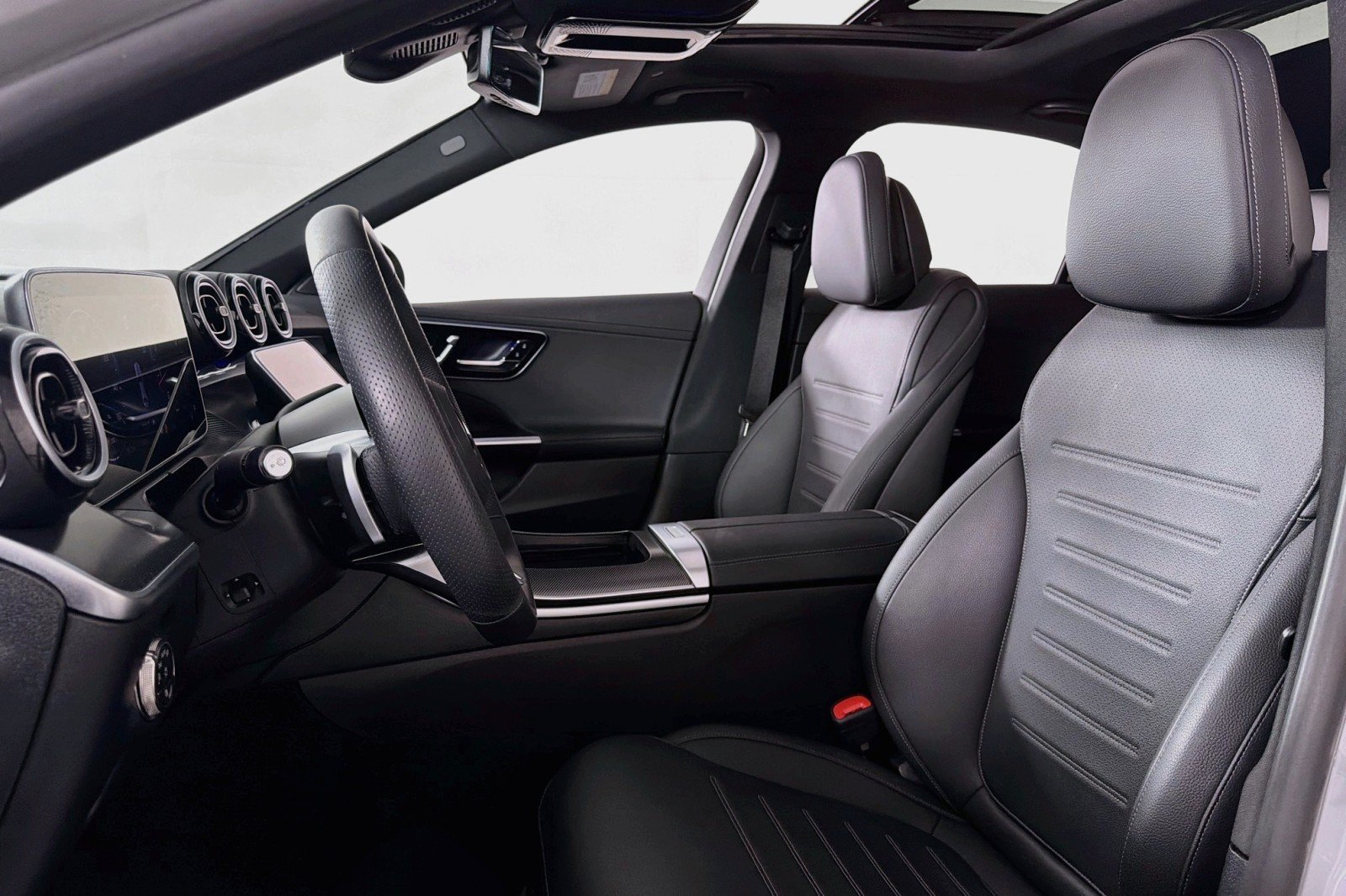 Certified Used 2025 MANUFAKTUR Alpine Grey Mercedes-Benz C 300 image 18