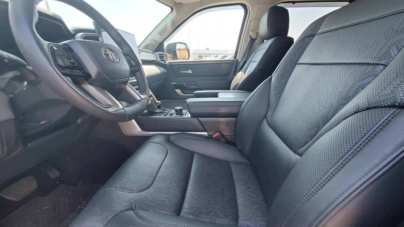 Used 2024 Wind Chill Pearl Toyota Limited image 3