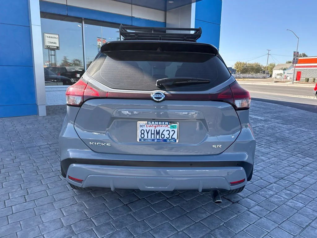 Used 2021 Gray Nissan SR image 9