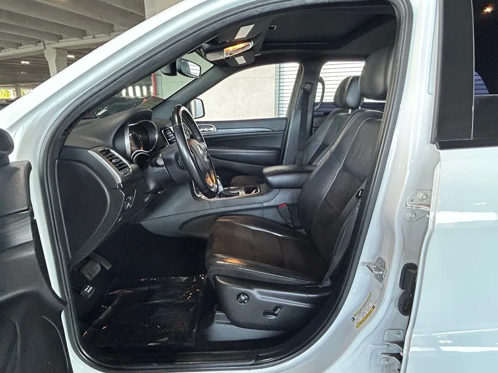 Used 2020 Bright White Clearcoat Jeep Altitude image 16