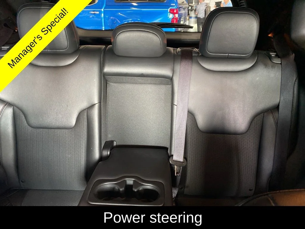 Used 2025 Silver Jeep Trailhawk image 12