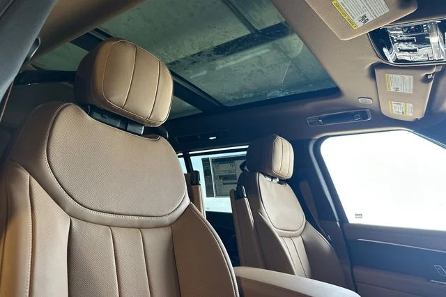 New 2026 Fuji White Land Rover SE image 15
