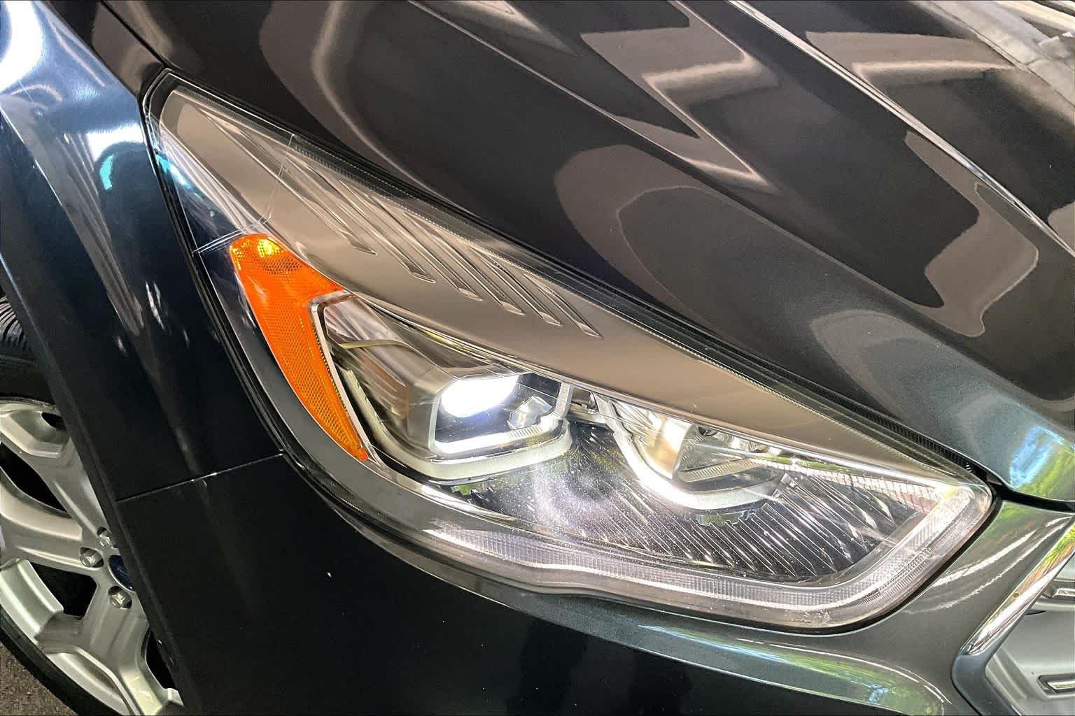 Used 2018 Magnetic Metallic Ford Titanium image 27