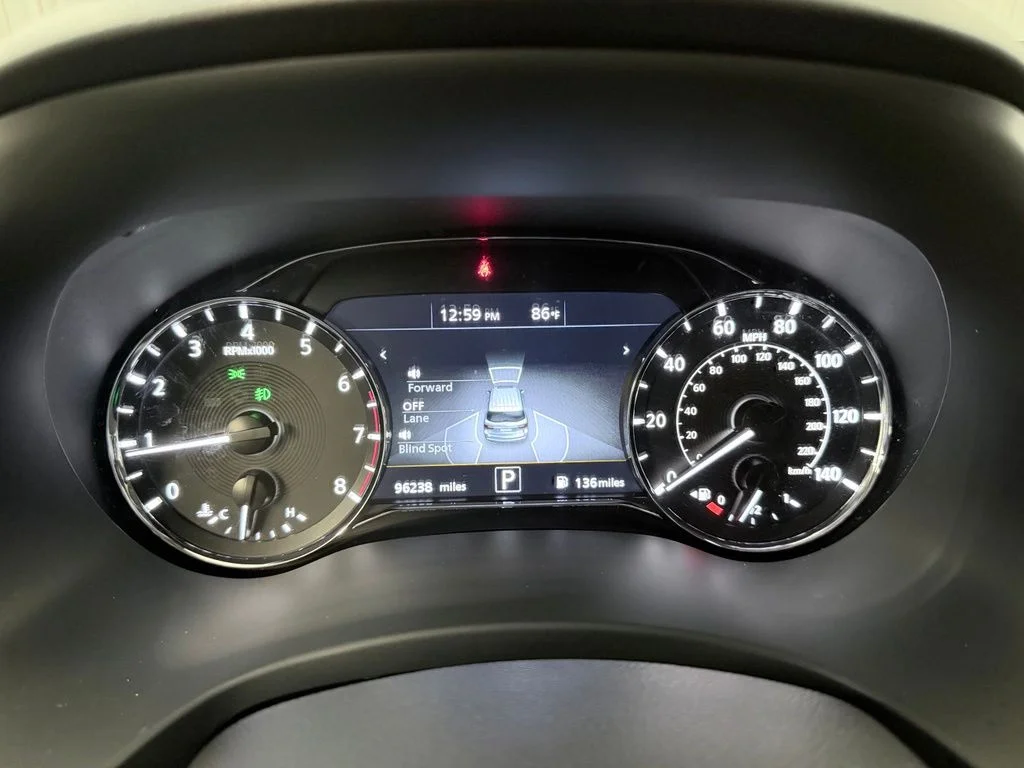 Used 2023 Silver INFINITI Premium Select image 10