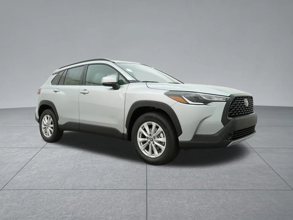 Used 2022 Silver Toyota LE image 32