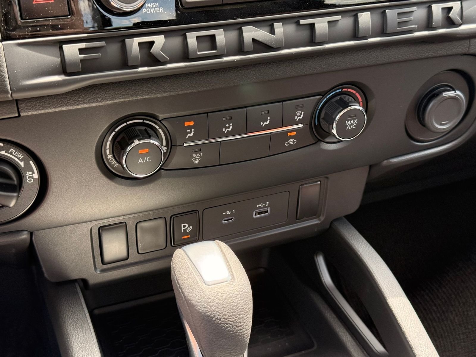 New 2026 Glacier White Nissan King Cab® S image 18