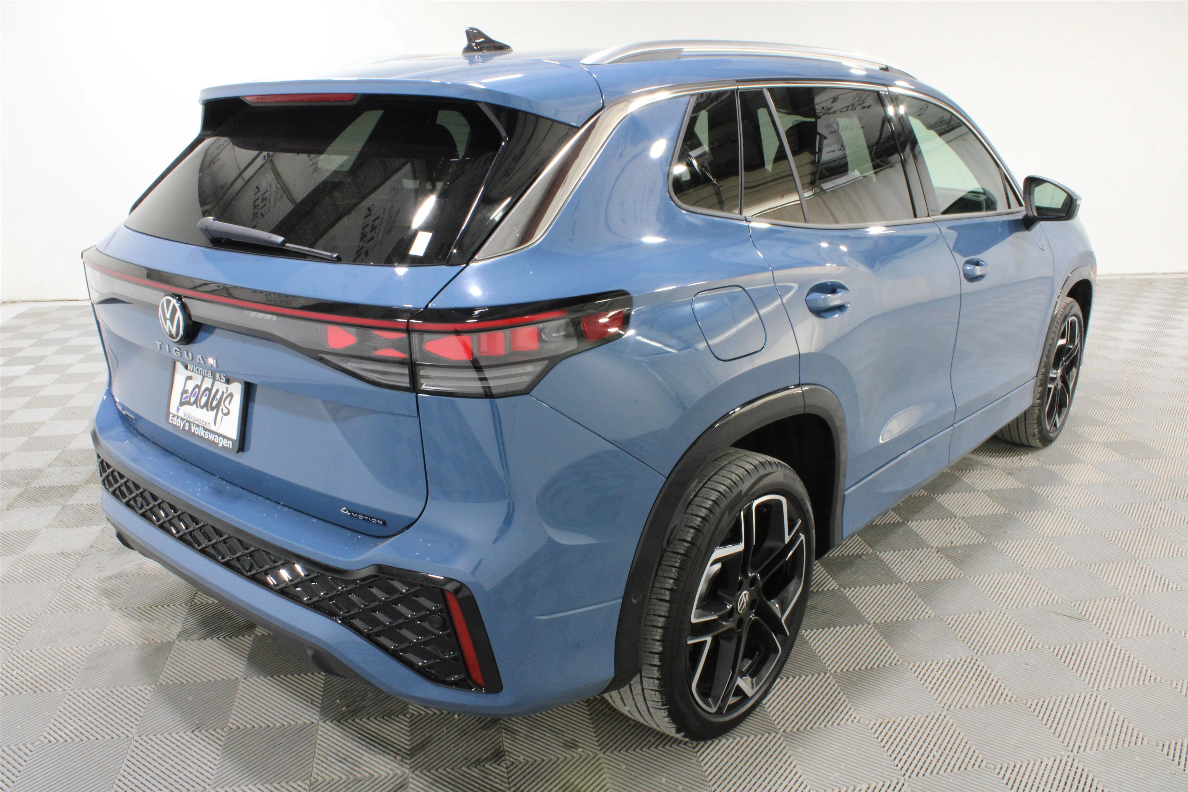 2026 Volkswagen Tiguan SEL R-LINE TURBO - Photo 27