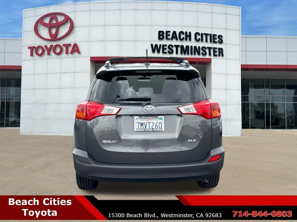 Used 2015 Gray Toyota XLE image 11