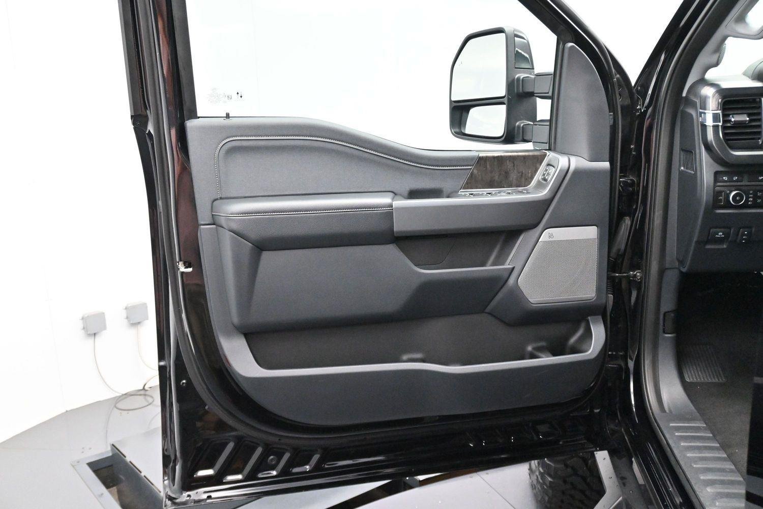 Used 2024 Agate Black Ford LARIAT image 9