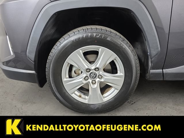 Used 2019 Gray Toyota XLE image 9